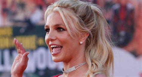 britney spears desnuda sin censura|Britney Spears publica un triple desnudo integral en la playa y .